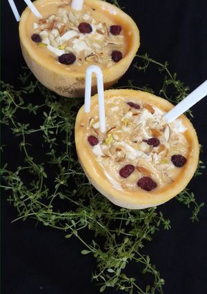 A picture of Muskmelon and banana smoothie.