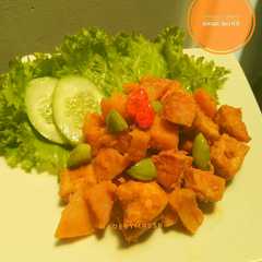 A picture of Sambal goreng kentang tahu pete.