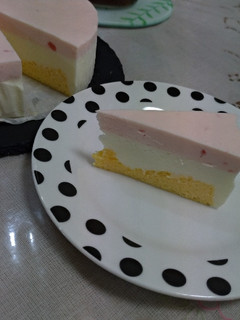 免烤箱草莓蕾雅起司蛋糕 的食譜成品照片