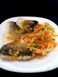 Lubina con ensalada japonesa