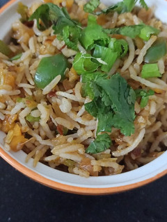 शेजवान राइस (Schezwan rice recipe in Hindi) रेसिपी मुख्य फोटो
