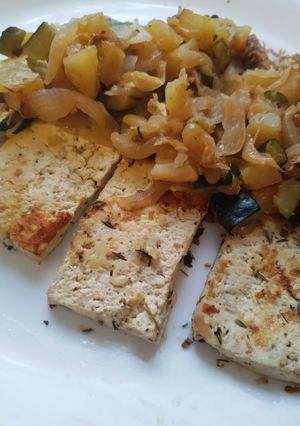 Una foto de Tofu con zarangollo a mi manera
