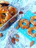 Biscuiți fragezi cu miere și nucă