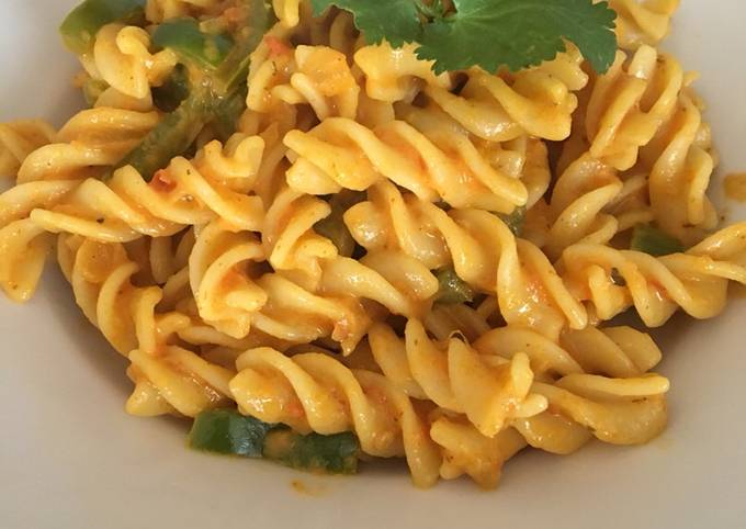 Red sauce creamy pasta