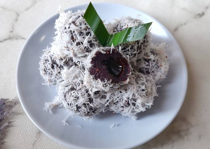 Resep Klepon Ketan Hitam Gula Palm Oleh Atik Rusmiyati Cookpad