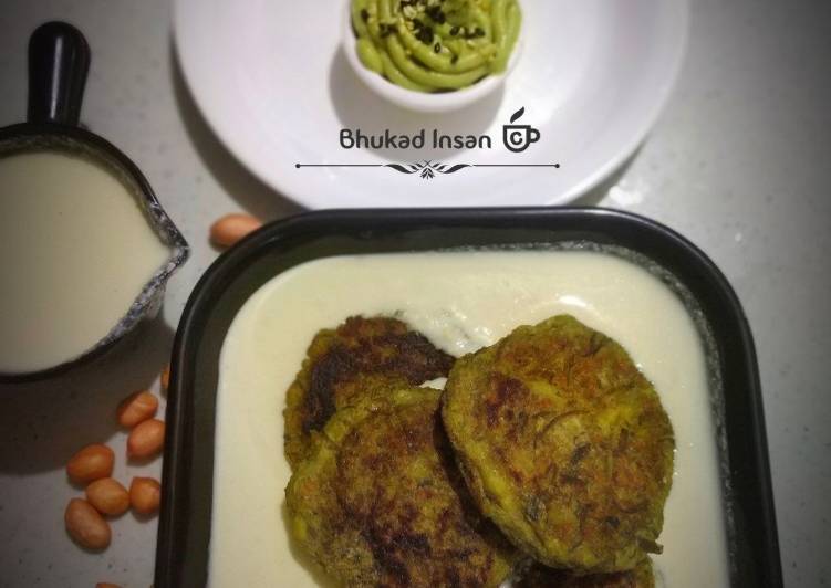 Recipe of Super Quick Homemade Spinach Banana patty with peanut cheese gravy and spinach hummus