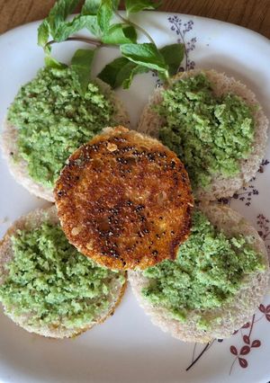 A picture of Multigrain bread gold coins.
