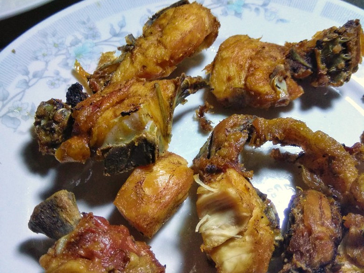 Bagaimana Menyiapkan Ayam goreng gurih Enak Dan Mudah