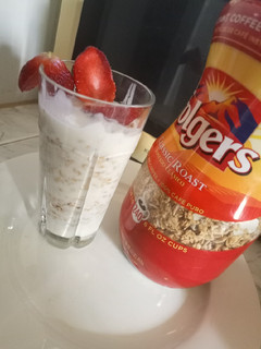 A picture of Fruits parfait.