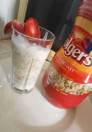 A picture of Fruits parfait.