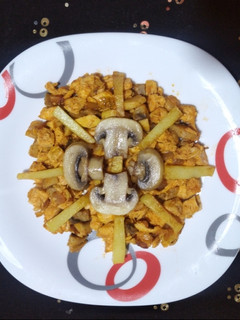 عکسی از دستور خوراک مرغ و قارچ ساده