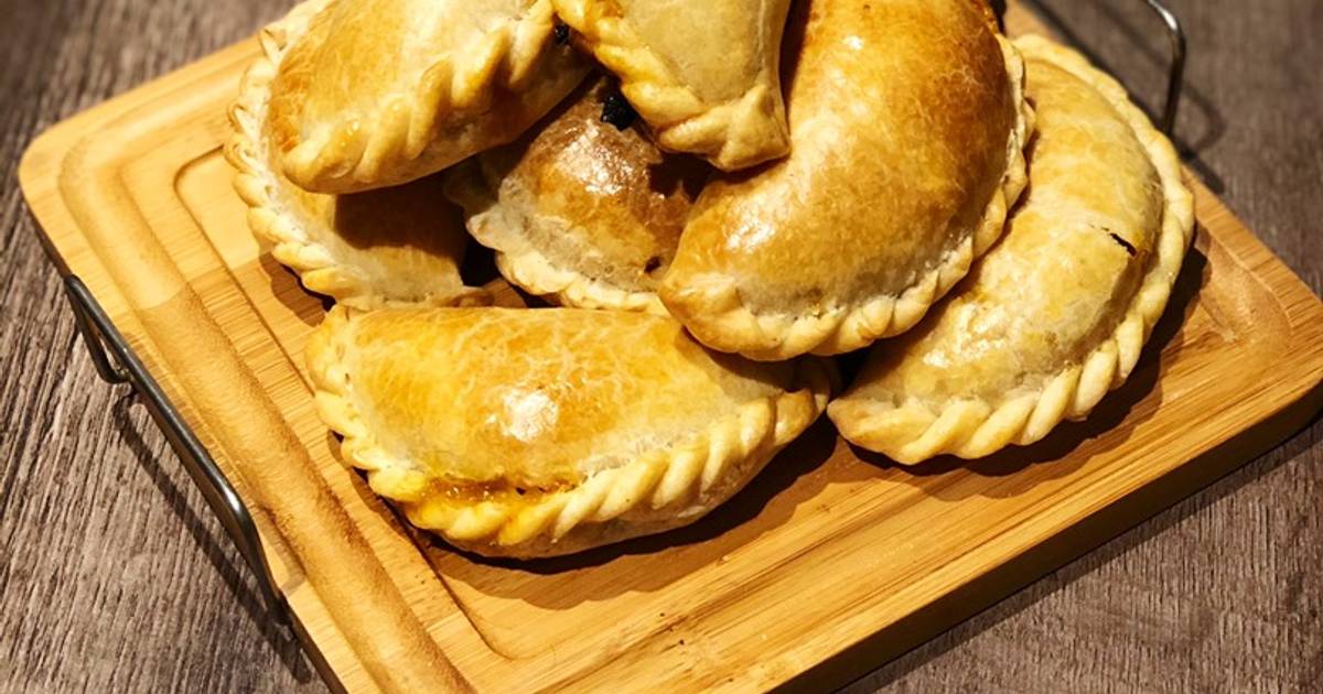 Empanadas De Carne Cortada A Cuchillo Salteñas
