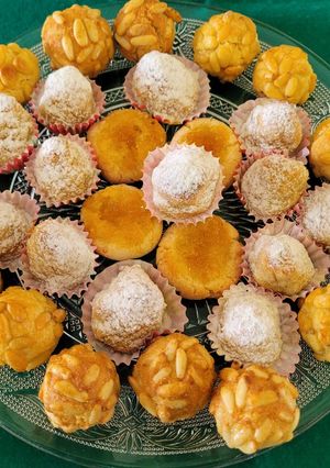 Una foto de Panellets en un plis plas