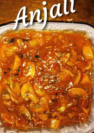 A picture of Mushroom gravy.