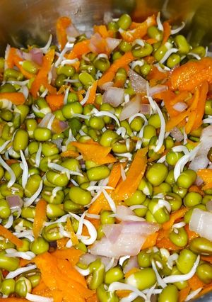 A picture of Green gram sprouts.
