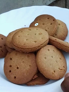 A picture of Digestive biscuits.