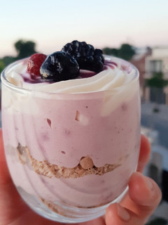 Una foto de Shots de Cheesecake de frutos rojos