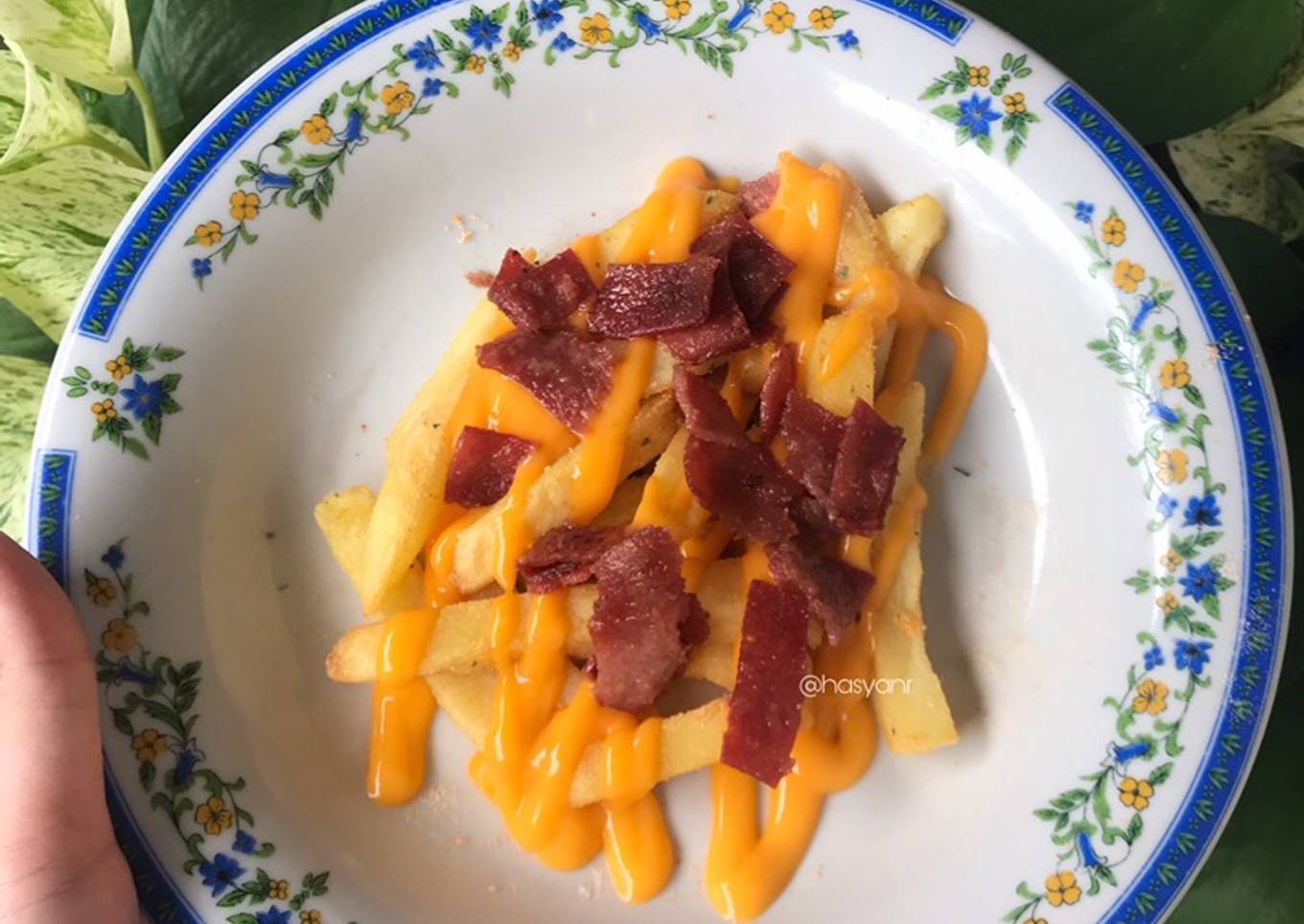 Cheesy Fries / Kentang Goreng Saus Keju