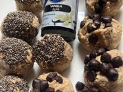 A picture of vanilla grains