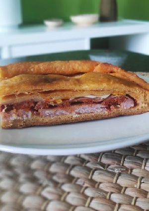Una foto de Empanada tipo hornazo de Salamanca en panificadora 💰 10'50€