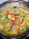 Green Curry with Pork Slices