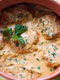 Baked cod in red pepper sauce