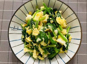 菠菜炒蛋10分鐘 的食譜成品照片