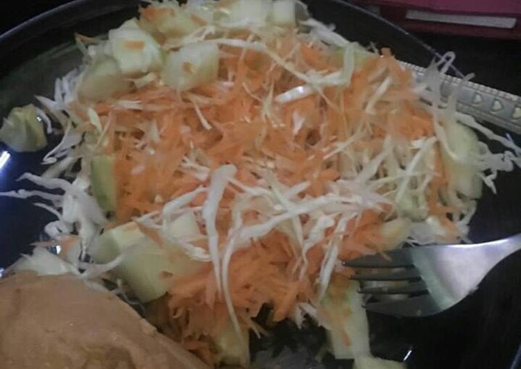 Moimoi and cole slaw (cabbage, cucumber and carrot)