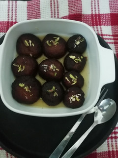 ஆற்காடு மக்கன் பேடா(arcot makkhan peda recipe in tamil) செய்முறை முக்கிய புகைப்படம்