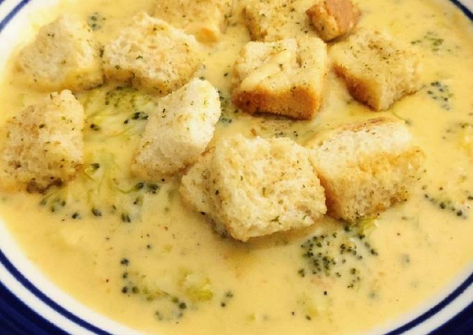 Recipe of Speedy Broccoli Cheese Soup