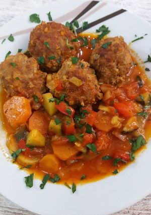 Foto principal de Albóndigas en Salsa de Verduras