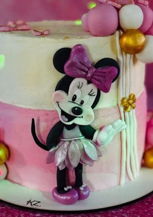 Una foto de Torta de cumpleaños Minnie sin gluten