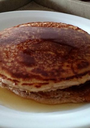 Una foto de Hotcakes de avena con nuez sin harina