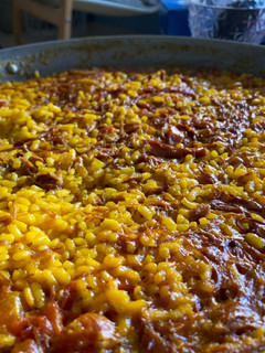 Una foto de Paella de arroz con pato☀️