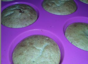 Una foto de Muffins de banana rellenos con dulce de leche