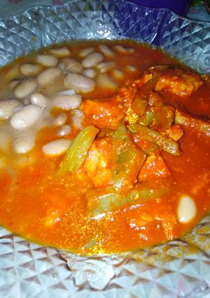 Una foto de Puerco Con Nopales y Chile Rojo