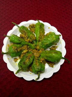 ભરેલા મરચા(Bharela marcha recipe in Gujarati) રેસીપી મુખ્ય ફોટો