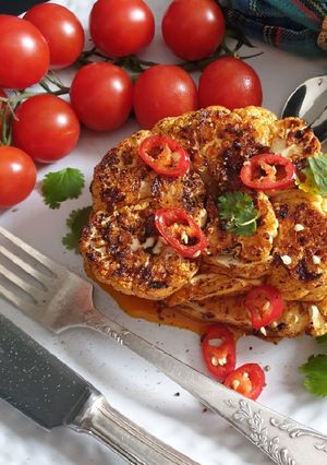 Zdjęcie przepisu Stek z kalafiora w sosie teriyaki.