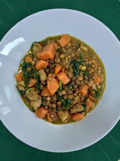 Una foto de Curry de pavo y lentejas