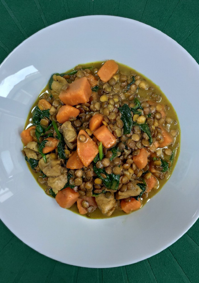Una foto de Curry de pavo y lentejas