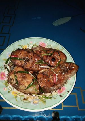 Hình của món Cá hú kho tiêu.