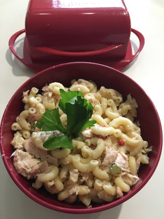 Una foto de Ensalada Fría de Pasta y Atún