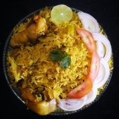 A picture of Chicken pulao.