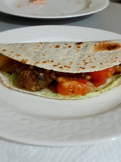 Una foto de Tacos de berenjena y mayonesa de palta