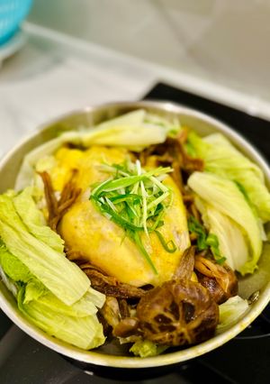 Hình của món Gà Hấp Nấm (One Pot).