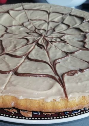 Une photo de Gâteau Tarte à la crème Kinder Bueno et au Nutella 😍