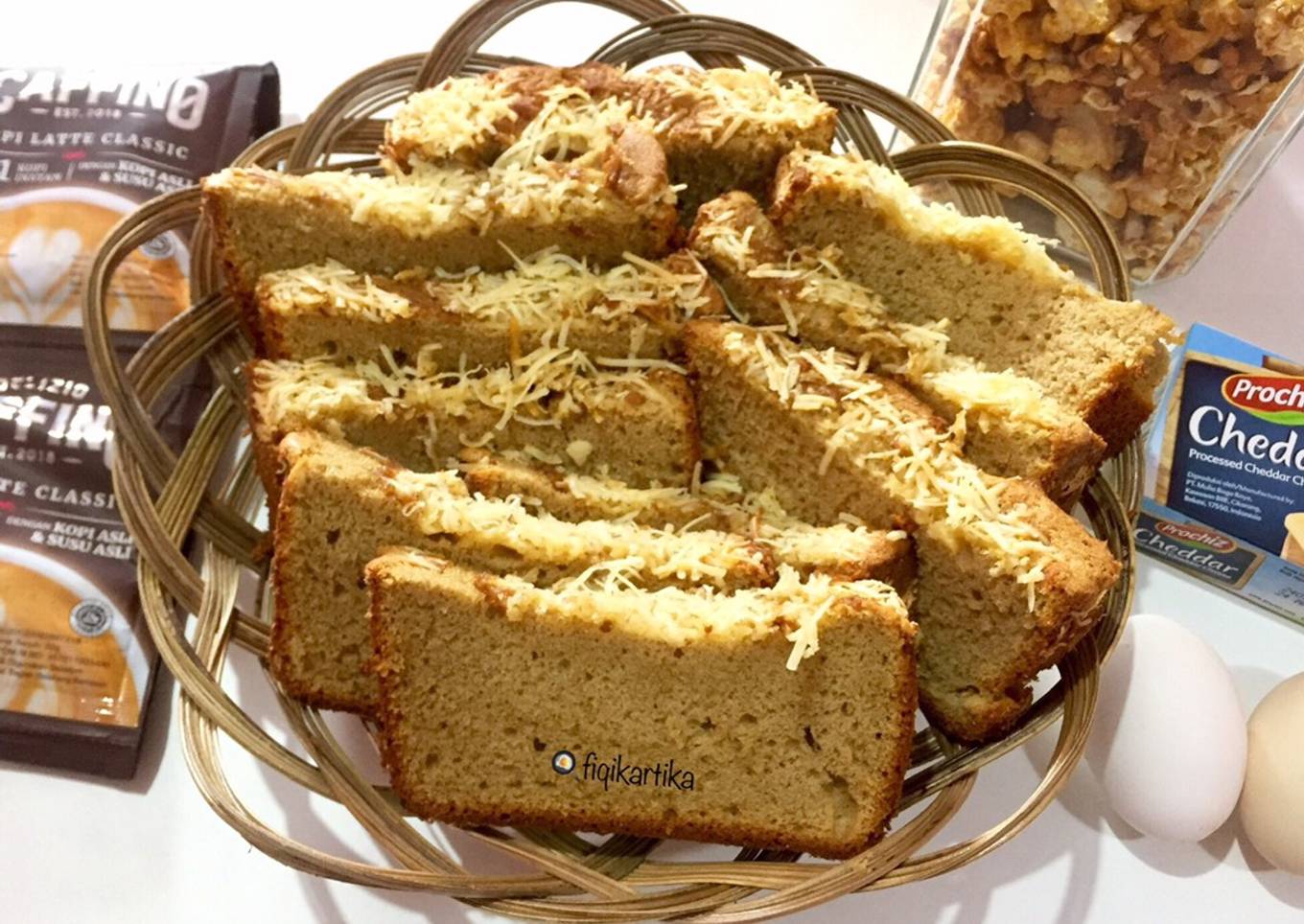 Bolu Kopi Topping Keju