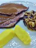 Brasato al Barolo con funghi pioppini e purè al curcuma