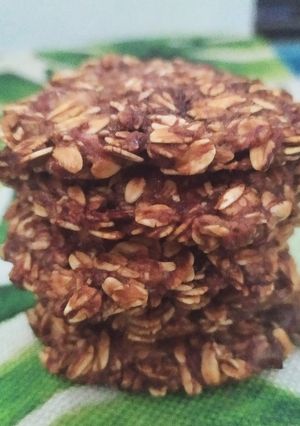 Hình của món Bánh quy yến mạch chuối chỉ với 2 nguyên liệu đơn giản.