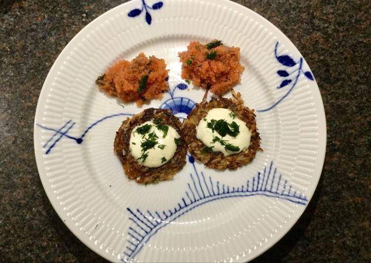 Rodfrugtblinis med stenbiderrogn og creme fraiche !